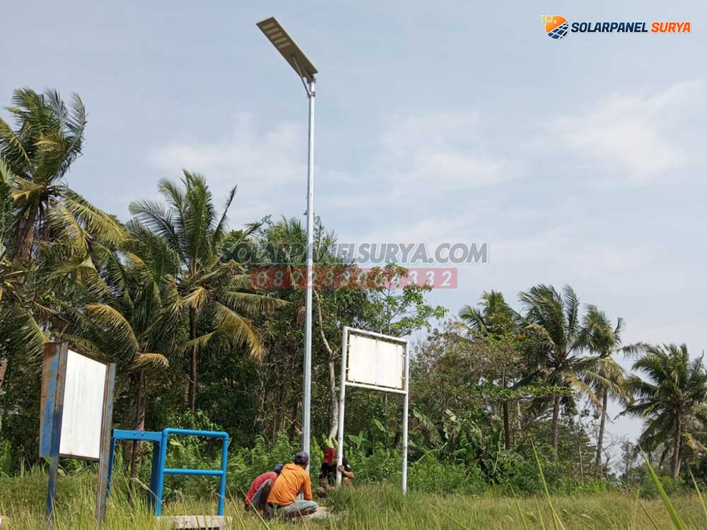 jual Lampu PJU Tenaga Surya All In One 100 Watt Black Series murah bergaransi